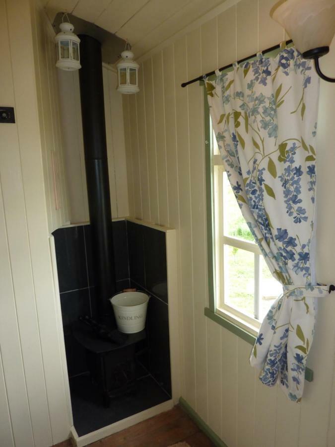 The Buteland Stop Rosie Off Grid Shepherds Hut بيلينجهام المظهر الخارجي الصورة